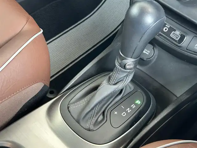フィアット ５００Ｘ クロス 福島県 2019(令1)年 2.6万km 白 登録時走行距離：25955km/ワンオーナー/純正ディスプレイオーディオ/（AM/FM/BT接続）/レザーシート（茶）/パワーシート（D/Ｎ席）/ETC/レーダークルーズコントロール/パドルシフト/前後ドライブレコーダー/コーナーセンサー/バックカメラ/フォグランプ（前後）/電動パーキング/アイドリングストップ/オートライト/LED/純正AW/純正フロアマット/スペアキー/取扱説明書/保証書