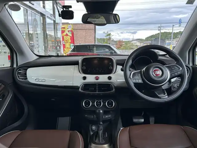 フィアット ５００Ｘ クロス 福島県 2019(令1)年 2.6万km 白 登録時走行距離：25955km/ワンオーナー/純正ディスプレイオーディオ/（AM/FM/BT接続）/レザーシート（茶）/パワーシート（D/Ｎ席）/ETC/レーダークルーズコントロール/パドルシフト/前後ドライブレコーダー/コーナーセンサー/バックカメラ/フォグランプ（前後）/電動パーキング/アイドリングストップ/オートライト/LED/純正AW/純正フロアマット/スペアキー/取扱説明書/保証書