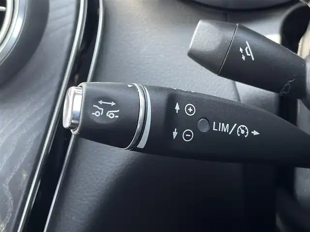 メルセデス・ベンツ Ｃ２２０ｄ ワゴン スポーツ 三重県 2016(平28)年 5万km ダイヤモンドホワイト ACC/レーダーセーフティ/純正ナビ/バックカメラ/フルセグTV/シートヒーター/パワーシート/電動リアゲート/純正18インチアルミホイール/ダイナミックセレクト/キーレスゴー/ETC車載器/ルーフレール/保証書/取扱説明書/スペアキー