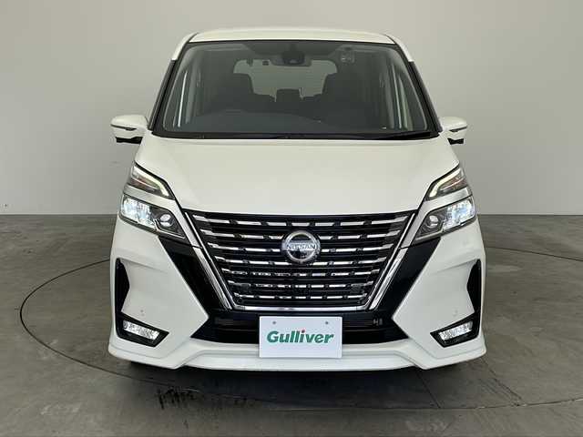 日産 セレナ ハイウェイスター V 兵庫県 2020(令2)年 2.1万km ブリリアントホワイトパール ・純正ナビ&TV&CD&DVD&SD&BT/・全方位カメラ/・両側パワースライドドア/・タッチフリースライドドア/・前後ドライブレコーダー/・プロパイロット/・レーンキープアシスト/・後側方車両検知警報/・後側方衝突防止支援システム/・エマージェンシーブレーキ/・コーナーセンサー/・クロストラフィックアラート/・オートマチックハイビーム/・レーダークルーズコントロール/・アイドリングストップ/・パーキングアシスト/・スマートキー/・LEDヘッドランプ/・LEDフォグランプ/・純正アルミホイール/・取扱説明書/・保証書