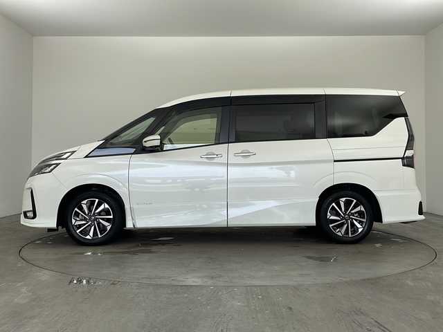 日産 セレナ ハイウェイスター V 兵庫県 2020(令2)年 2.1万km ブリリアントホワイトパール ・純正ナビ&TV&CD&DVD&SD&BT/・全方位カメラ/・両側パワースライドドア/・タッチフリースライドドア/・前後ドライブレコーダー/・プロパイロット/・レーンキープアシスト/・後側方車両検知警報/・後側方衝突防止支援システム/・エマージェンシーブレーキ/・コーナーセンサー/・クロストラフィックアラート/・オートマチックハイビーム/・レーダークルーズコントロール/・アイドリングストップ/・パーキングアシスト/・スマートキー/・LEDヘッドランプ/・LEDフォグランプ/・純正アルミホイール/・取扱説明書/・保証書