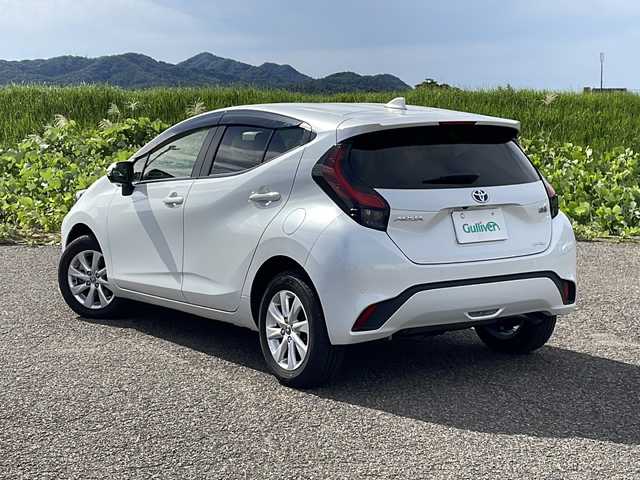 トヨタ アクア Z 新潟県 2022(令4)年 0.9万km プラチナホワイトパールマイカ 4WD/純正メモリナビ/BT/USB/全方位カメラ/ETC/ドライブレコーダー/衝突被害軽減ブレーキ/レーンキープアシスト/レーダークルーズコントロール/パーキングアシスト/コーナーセンサー/ステアリングスイッチ/100V電源/スマートキー/プッシュスタート/LEDヘッドライト/オートライト/オートハイビーム/フォグランプ/純正15インチアルミホイール