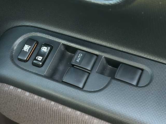 トヨタ スペイド F 岩手県 2014(平26)年 6.9万km シトラスマイカメタリック 純正ナビ　バックカメラ　Ｂｌｕｅｔｏｏｔｈ　ＣＤ／ＤＶＤ再生　フルセグ　ＥＴＣ　片側パワースライドドア　純正フロアマット　スマートキー　プッシュスタート　フロントワイパーデアイサー　ステアスイッチ