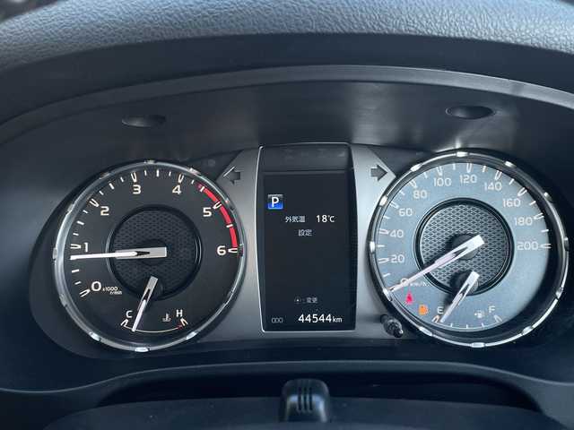 トヨタ ハイラックス Z 神奈川県 2020(令2)年 4.5万km シルバーメタリック ワンオーナー/純正ディーラーナビ(CD/SD/BT/フルセグTV)/バックカメラ/プリクラッシュセーフティ/レーンキープアシスト/前車両発進警告/ダウンヒルアシストコントロール/パーキングセンサー/アイドリングストップ/レーダークルーズコントロール/パワーヒーター/ETC/荷台カバー/純正フロアマット/純正ドアバイザー/オートライト/ISOFIX/保証書/取扱説明書