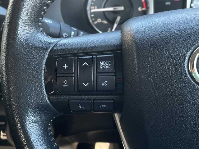 トヨタ ハイラックス Z 神奈川県 2020(令2)年 4.5万km シルバーメタリック ワンオーナー/純正ディーラーナビ(CD/SD/BT/フルセグTV)/バックカメラ/プリクラッシュセーフティ/レーンキープアシスト/前車両発進警告/ダウンヒルアシストコントロール/パーキングセンサー/アイドリングストップ/レーダークルーズコントロール/パワーヒーター/ETC/荷台カバー/純正フロアマット/純正ドアバイザー/オートライト/ISOFIX/保証書/取扱説明書