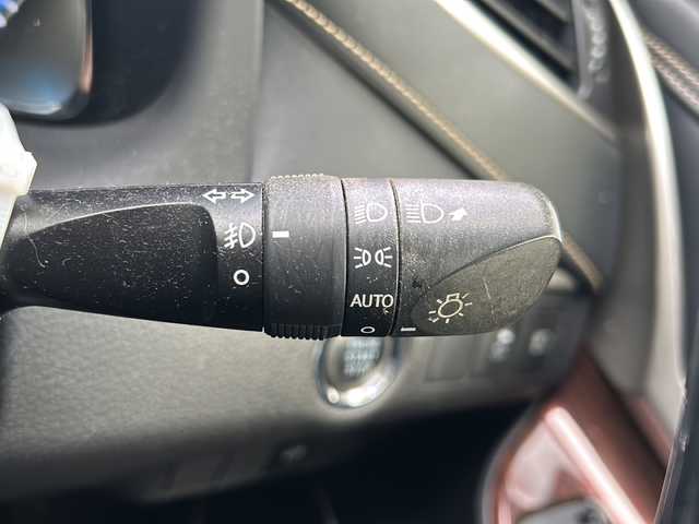 トヨタ ハリアー プレミアム 鳥取県 2015(平27)年 6.3万km ホワイトパールクリスタルシャイン HDD社外ナビ(CN-510D)/フルセグテレビ/AM/FM、CD/DVD/Bluetooth/盗難防止システム/ABS/バックカメラ/アイドリングストップ/クルーズコントロール/ドアバイザー/プッシュスタート/パワーバックドア/ETC