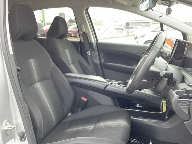 日産 ノート X FOUR 岩手県 2023(令5)年 7万km ブリリアントシルバー NC9型ナビ プロパイロット 全周囲C ETC2.0 デジタルインナーミラー Qiワイヤレス充電 ハンドルヒーター シートヒーター フルセグ HDMI ステアスイッチ オートLEDライト オートブレーキホールド スマートキー ドライブレコーダー