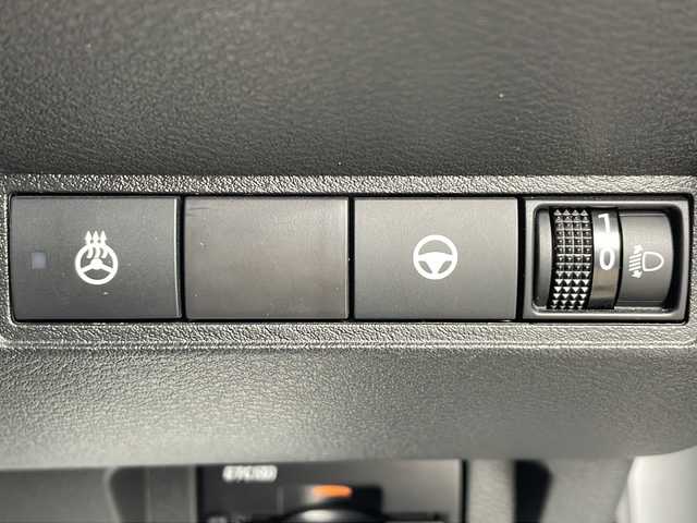 日産 ノート X FOUR 岩手県 2023(令5)年 7万km ブリリアントシルバー NC9型ナビ プロパイロット 全周囲C ETC2.0 デジタルインナーミラー Qiワイヤレス充電 ハンドルヒーター シートヒーター フルセグ HDMI ステアスイッチ オートLEDライト オートブレーキホールド スマートキー ドライブレコーダー