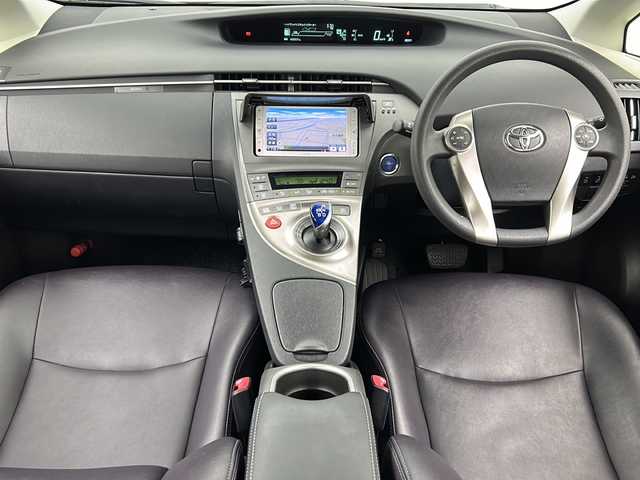 トヨタ プリウス S　マイコーデ 宮城県 2013(平25)年 4.5万km ディープアメジストマイカメタリック 禁煙車/純正7型ナビ/・BT.CD.SD.AUX/ワンセグTV/バックカメラ/100V充電/プッシュスタート/スマートキー×2/ビルトインETC/純正17インチアルミホイール/純正フロアマッド/純正ドアバイザー/純正トノカバー/キセノンヘッドライト/LEDフォグランプ/横滑り防止機能/アイドリングストップ/コーナーポール/合皮レザーシート