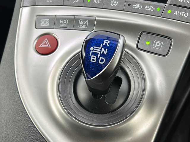 トヨタ プリウス S　マイコーデ 宮城県 2013(平25)年 4.5万km ディープアメジストマイカメタリック 禁煙車/純正7型ナビ/・BT.CD.SD.AUX/ワンセグTV/バックカメラ/100V充電/プッシュスタート/スマートキー×2/ビルトインETC/純正17インチアルミホイール/純正フロアマッド/純正ドアバイザー/純正トノカバー/キセノンヘッドライト/LEDフォグランプ/横滑り防止機能/アイドリングストップ/コーナーポール/合皮レザーシート