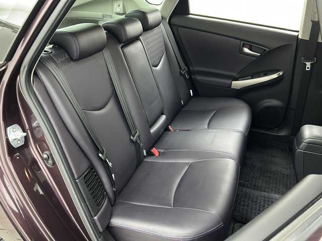 トヨタ プリウス S　マイコーデ 宮城県 2013(平25)年 4.5万km ディープアメジストマイカメタリック 禁煙車/純正7型ナビ/・BT.CD.SD.AUX/ワンセグTV/バックカメラ/100V充電/プッシュスタート/スマートキー×2/ビルトインETC/純正17インチアルミホイール/純正フロアマッド/純正ドアバイザー/純正トノカバー/キセノンヘッドライト/LEDフォグランプ/横滑り防止機能/アイドリングストップ/コーナーポール/合皮レザーシート