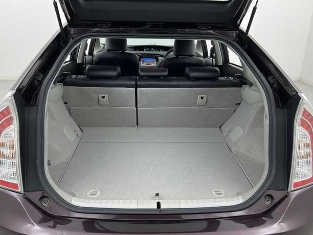 トヨタ プリウス S　マイコーデ 宮城県 2013(平25)年 4.5万km ディープアメジストマイカメタリック 禁煙車/純正7型ナビ/・BT.CD.SD.AUX/ワンセグTV/バックカメラ/100V充電/プッシュスタート/スマートキー×2/ビルトインETC/純正17インチアルミホイール/純正フロアマッド/純正ドアバイザー/純正トノカバー/キセノンヘッドライト/LEDフォグランプ/横滑り防止機能/アイドリングストップ/コーナーポール/合皮レザーシート