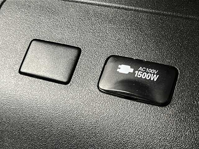 トヨタ プリウス S　マイコーデ 宮城県 2013(平25)年 4.5万km ディープアメジストマイカメタリック 禁煙車/純正7型ナビ/・BT.CD.SD.AUX/ワンセグTV/バックカメラ/100V充電/プッシュスタート/スマートキー×2/ビルトインETC/純正17インチアルミホイール/純正フロアマッド/純正ドアバイザー/純正トノカバー/キセノンヘッドライト/LEDフォグランプ/横滑り防止機能/アイドリングストップ/コーナーポール/合皮レザーシート