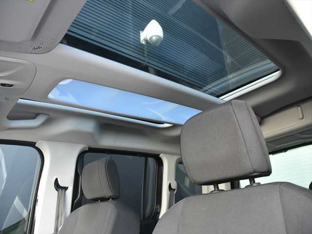 シトロエン シトロエン ベルランゴ エディション ノアール 和歌山県 2023(令5)年 1.7万km 黒 特別仕様車 /パノラミックルーフ /ACC /ディスプレイオーディオ /Bカメラ /Apple carPlay /ブラインドスポットアシスト /コーナーセンサー /LEDヘッドライト /ルーフレール /プッシュスタート /前後ドラレコ /ETC