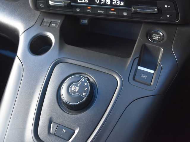 シトロエン シトロエン ベルランゴ エディション ノアール 和歌山県 2023(令5)年 1.7万km 黒 特別仕様車 /パノラミックルーフ /ACC /ディスプレイオーディオ /Bカメラ /Apple carPlay /ブラインドスポットアシスト /コーナーセンサー /LEDヘッドライト /ルーフレール /プッシュスタート /前後ドラレコ /ETC