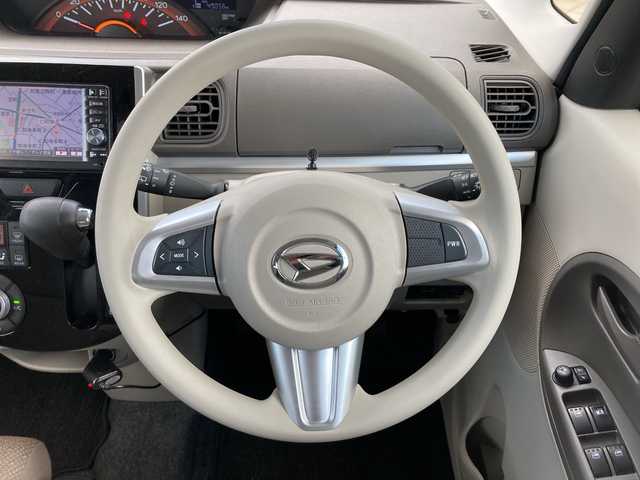 ダイハツ タント X SA Ⅲ 愛媛県 2016(平28)年 4.9万km ブライトシルバーメタリック 純正ナビ（NSZP-W65DE)/・CD DVD フルセグTV Bluetooth USB /バックカメラ /片側パワースライドドア /スマートアシストIII /・衝突軽減ブレーキ/・車線逸脱警報/・誤発進抑制機能（前後）/・先行車発進お知らせ/・オートハイビーム/運転席シートヒーター/ETC /前方ドライブレコーダー /ISOFIX/プッシュスタート/・スマートキー/保証書