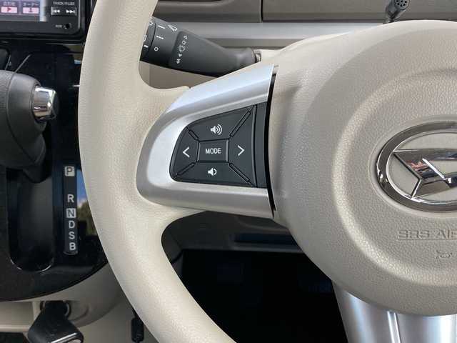 ダイハツ タント X SA Ⅲ 愛媛県 2016(平28)年 4.9万km ブライトシルバーメタリック 純正ナビ（NSZP-W65DE)/・CD DVD フルセグTV Bluetooth USB /バックカメラ /片側パワースライドドア /スマートアシストIII /・衝突軽減ブレーキ/・車線逸脱警報/・誤発進抑制機能（前後）/・先行車発進お知らせ/・オートハイビーム/運転席シートヒーター/ETC /前方ドライブレコーダー /ISOFIX/プッシュスタート/・スマートキー/保証書