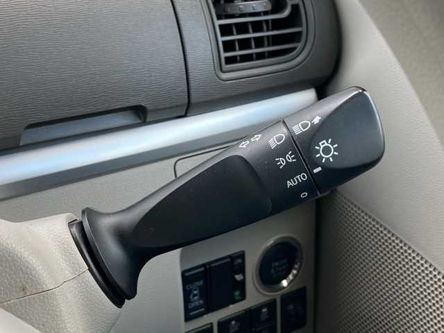 ダイハツ タント X SA Ⅲ 愛媛県 2016(平28)年 4.9万km ブライトシルバーメタリック 純正ナビ（NSZP-W65DE)/・CD DVD フルセグTV Bluetooth USB /バックカメラ /片側パワースライドドア /スマートアシストIII /・衝突軽減ブレーキ/・車線逸脱警報/・誤発進抑制機能（前後）/・先行車発進お知らせ/・オートハイビーム/運転席シートヒーター/ETC /前方ドライブレコーダー /ISOFIX/プッシュスタート/・スマートキー/保証書