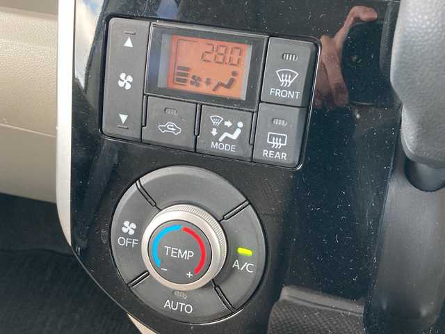 ダイハツ タント X SA Ⅲ 愛媛県 2016(平28)年 4.9万km ブライトシルバーメタリック 純正ナビ（NSZP-W65DE)/・CD DVD フルセグTV Bluetooth USB /バックカメラ /片側パワースライドドア /スマートアシストIII /・衝突軽減ブレーキ/・車線逸脱警報/・誤発進抑制機能（前後）/・先行車発進お知らせ/・オートハイビーム/運転席シートヒーター/ETC /前方ドライブレコーダー /ISOFIX/プッシュスタート/・スマートキー/保証書