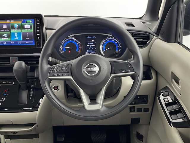 日産 ルークス X 栃木県 2023(令5)年 0.4万km ブラック 純正9型ディスプレイオーディオ/　　Bluetooth/AM/FM/スマホ連携/アラウンドビューモニター/エマージェンシーブレーキ/車線逸脱警報/ふらつき警報/オートハイビーム/コーナーセンサー/片側パワースライドドア/ハンズフリードア/純正フロアマット/オートライト/LEDヘッドライト/スマートキー/プッシュスタート