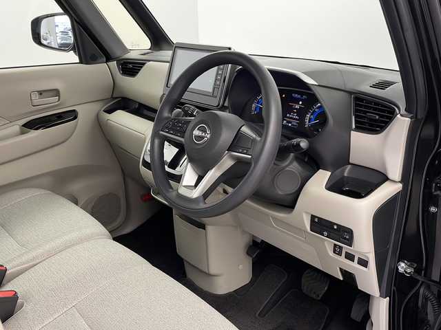 日産 ルークス X 栃木県 2023(令5)年 0.4万km ブラック 純正9型ディスプレイオーディオ/　　Bluetooth/AM/FM/スマホ連携/アラウンドビューモニター/エマージェンシーブレーキ/車線逸脱警報/ふらつき警報/オートハイビーム/コーナーセンサー/片側パワースライドドア/ハンズフリードア/純正フロアマット/オートライト/LEDヘッドライト/スマートキー/プッシュスタート