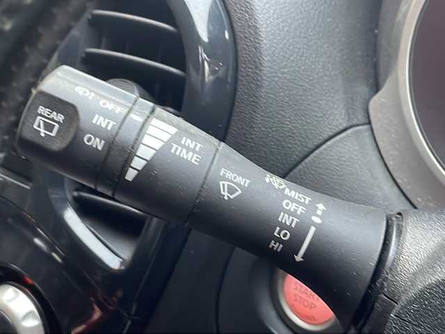 日産 ジューク 15RX タイプV 長崎県 2013(平25)年 8.3万km ラディアントレッド 登録時82810km/純正ナビ/AUX/TV/CD/AM.FM/ETC/バックカメラ/電動格納ミラー/オートヘッドライト/プッシュスタート/スマートキー/全席シートカバー