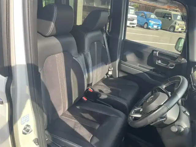 ホンダ Ｎ ＢＯＸ カスタム G EX ターボ ホンダセンシング 愛媛県 2018(平30)年 4万km プラチナホワイトパール ホンダセンシング/アダプティブクルーズコントロール/衝突被害軽減ブレーキ/車線逸脱警報/前後誤発進抑制機能/バックセンサー/ロードサインアシスト/純正8インチナビ【VXU-185NBi 】/　CD/DVD/Bluetooth/フルセグTV/ガイドライン付きバックカメラ/ビルトインETC/前方ドライブレコーダー/両側パワースライドドア/ハーフレザーシート/オートライト/LEDヘッドライト/フロントフォグライト/革巻きステアリング/ステアリングスイッチ/パドルシフト/リアサンシェード/フロアマット/プッシュスタート