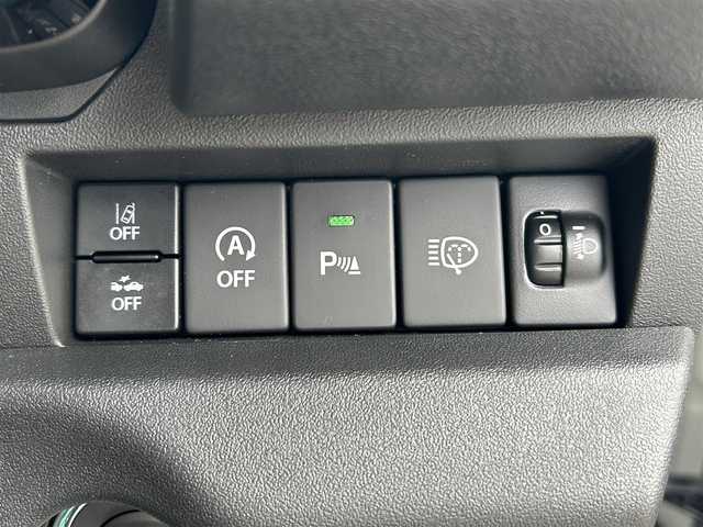 スズキ ジムニー ノマド FC 富山県 2025(令7)年 0.1万km未満 アークティックホワイトパール ワンオーナー/4WD/デュアルカメラブレーキサポート/レーダークルーズコントロール/クリアランスソナー/レーンキープアシスト/ダウンヒルアシストコントロール/オートマチックハイビーム/アイドリングストップ/助手席運転席シートヒーター/純正AW/スペアキー