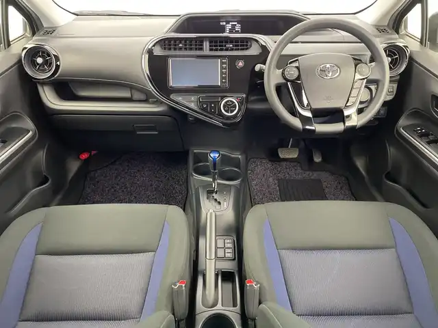 トヨタ アクア S 新潟県 2019(平31)年 1.2万km シルバーM 純正メモリナビ/　Bluetooth/ワンセグTV/CD/衝突被害軽減ブレーキ/レーンキープアシスト/前後コーナーセンサー/バックモニター/オートマチックハイビーム/横滑り防止装置/ステアリングスイッチ/禁煙車