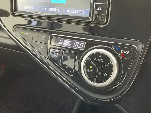 トヨタ アクア S 新潟県 2019(平31)年 1.2万km シルバーM 純正メモリナビ/　Bluetooth/ワンセグTV/CD/衝突被害軽減ブレーキ/レーンキープアシスト/前後コーナーセンサー/バックモニター/オートマチックハイビーム/横滑り防止装置/ステアリングスイッチ/禁煙車