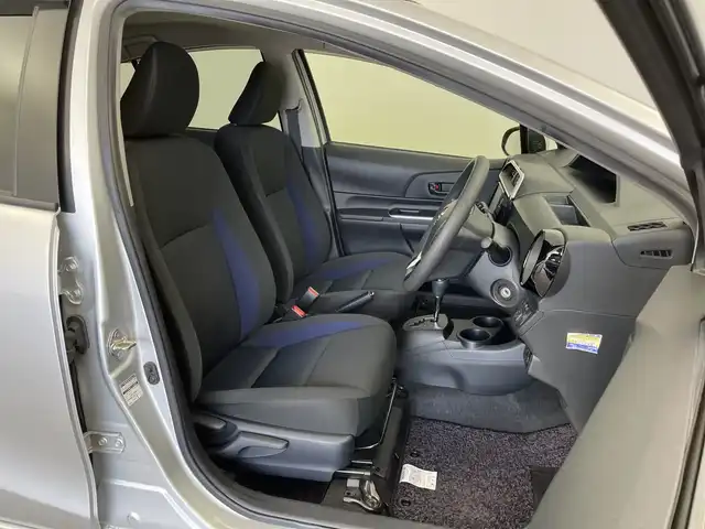 トヨタ アクア S 新潟県 2019(平31)年 1.2万km シルバーM 純正メモリナビ/　Bluetooth/ワンセグTV/CD/衝突被害軽減ブレーキ/レーンキープアシスト/前後コーナーセンサー/バックモニター/オートマチックハイビーム/横滑り防止装置/ステアリングスイッチ/禁煙車