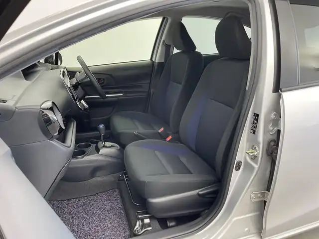 トヨタ アクア S 新潟県 2019(平31)年 1.2万km シルバーM 純正メモリナビ/　Bluetooth/ワンセグTV/CD/衝突被害軽減ブレーキ/レーンキープアシスト/前後コーナーセンサー/バックモニター/オートマチックハイビーム/横滑り防止装置/ステアリングスイッチ/禁煙車