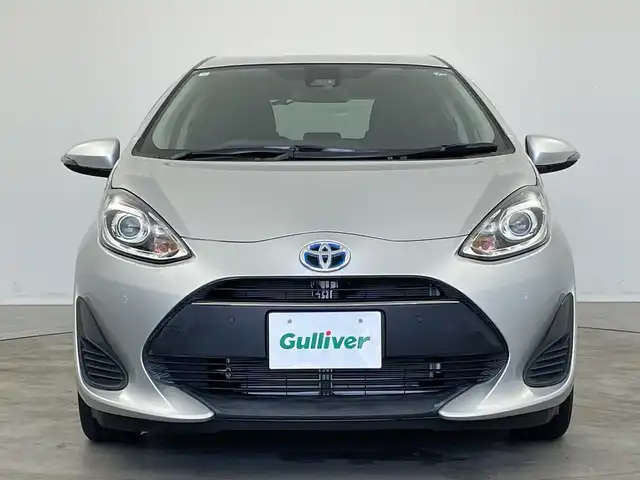 トヨタ アクア S 新潟県 2019(平31)年 1.2万km シルバーM 純正メモリナビ/　Bluetooth/ワンセグTV/CD/衝突被害軽減ブレーキ/レーンキープアシスト/前後コーナーセンサー/バックモニター/オートマチックハイビーム/横滑り防止装置/ステアリングスイッチ/禁煙車