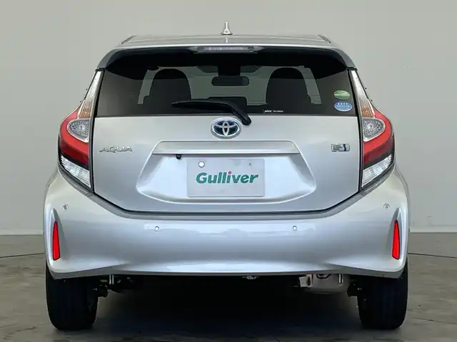 トヨタ アクア S 新潟県 2019(平31)年 1.2万km シルバーM 純正メモリナビ/　Bluetooth/ワンセグTV/CD/衝突被害軽減ブレーキ/レーンキープアシスト/前後コーナーセンサー/バックモニター/オートマチックハイビーム/横滑り防止装置/ステアリングスイッチ/禁煙車