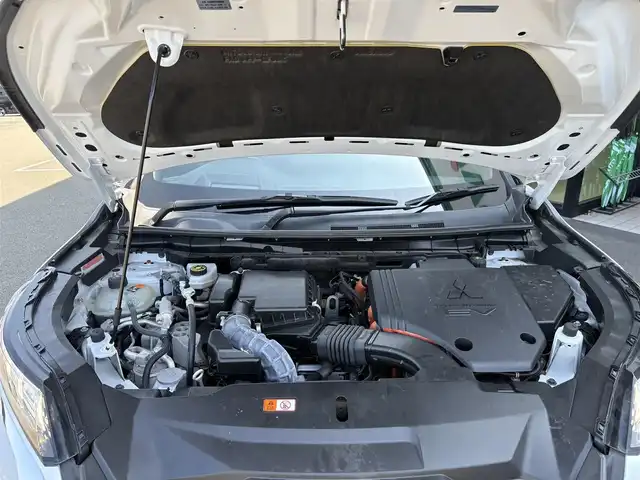 三菱 アウトランダー ＰＨＥＶ P 東京都 2022(令4)年 2万km ホワイトダイヤモンド 電動パノラマサンルーフ/BOSEプレミアムサウンド/ワンオーナー/ e-Assist/・衝突被害軽減ブレーキシステム/・踏み間違い衝突防止アシスト/・車線逸脱警報システム/・車線逸脱防止支援機能/・車線維持支援機能/・マイパイロット/・レーダークルーズコントロール/・後側方車両検知警報システム [BSW]/・標識認識システム/・ヘッドアップディスプレイ/・マルチアラウンドモニター/プッシュスタート/純正ナビ/フルセグTV/ETC2.0/ドライブレコーダー/ワイヤレス充電器/セミアリニンレザーシート/メモリー機能付きパワーシート/ランバーサポート/エレクトリックテールゲート/シートヒーター/ステアリングヒーター/純正フロアラバーマット/ドアバイザー/フロントフォグランプ/LEDヘッドライト/20インチ純正アルミホイール