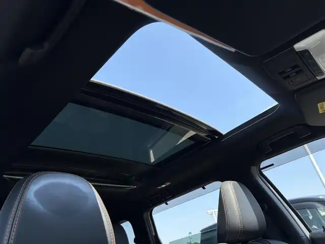 三菱 アウトランダー ＰＨＥＶ P 東京都 2022(令4)年 2万km ホワイトダイヤモンド 電動パノラマサンルーフ/BOSEプレミアムサウンド/ワンオーナー/ e-Assist/・衝突被害軽減ブレーキシステム/・踏み間違い衝突防止アシスト/・車線逸脱警報システム/・車線逸脱防止支援機能/・車線維持支援機能/・マイパイロット/・レーダークルーズコントロール/・後側方車両検知警報システム [BSW]/・標識認識システム/・ヘッドアップディスプレイ/・マルチアラウンドモニター/プッシュスタート/純正ナビ/フルセグTV/ETC2.0/ドライブレコーダー/ワイヤレス充電器/セミアリニンレザーシート/メモリー機能付きパワーシート/ランバーサポート/エレクトリックテールゲート/シートヒーター/ステアリングヒーター/純正フロアラバーマット/ドアバイザー/フロントフォグランプ/LEDヘッドライト/20インチ純正アルミホイール