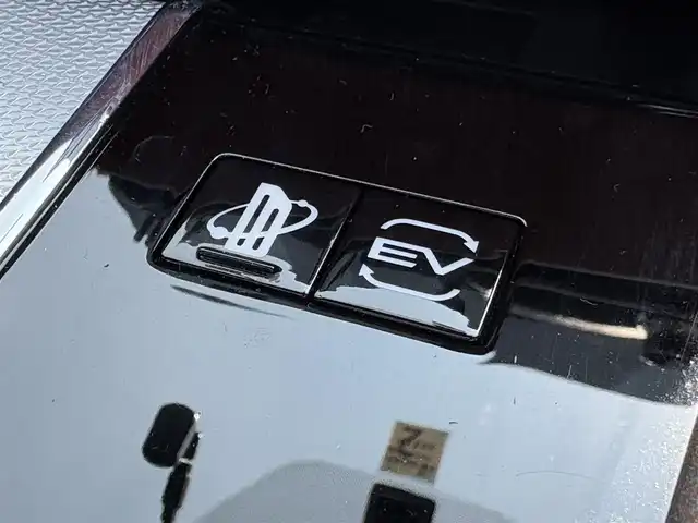 三菱 アウトランダー ＰＨＥＶ P 東京都 2022(令4)年 2万km ホワイトダイヤモンド 電動パノラマサンルーフ/BOSEプレミアムサウンド/ワンオーナー/ e-Assist/・衝突被害軽減ブレーキシステム/・踏み間違い衝突防止アシスト/・車線逸脱警報システム/・車線逸脱防止支援機能/・車線維持支援機能/・マイパイロット/・レーダークルーズコントロール/・後側方車両検知警報システム [BSW]/・標識認識システム/・ヘッドアップディスプレイ/・マルチアラウンドモニター/プッシュスタート/純正ナビ/フルセグTV/ETC2.0/ドライブレコーダー/ワイヤレス充電器/セミアリニンレザーシート/メモリー機能付きパワーシート/ランバーサポート/エレクトリックテールゲート/シートヒーター/ステアリングヒーター/純正フロアラバーマット/ドアバイザー/フロントフォグランプ/LEDヘッドライト/20インチ純正アルミホイール