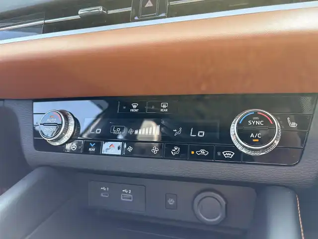 三菱 アウトランダー ＰＨＥＶ P 東京都 2022(令4)年 2万km ホワイトダイヤモンド 電動パノラマサンルーフ/BOSEプレミアムサウンド/ワンオーナー/ e-Assist/・衝突被害軽減ブレーキシステム/・踏み間違い衝突防止アシスト/・車線逸脱警報システム/・車線逸脱防止支援機能/・車線維持支援機能/・マイパイロット/・レーダークルーズコントロール/・後側方車両検知警報システム [BSW]/・標識認識システム/・ヘッドアップディスプレイ/・マルチアラウンドモニター/プッシュスタート/純正ナビ/フルセグTV/ETC2.0/ドライブレコーダー/ワイヤレス充電器/セミアリニンレザーシート/メモリー機能付きパワーシート/ランバーサポート/エレクトリックテールゲート/シートヒーター/ステアリングヒーター/純正フロアラバーマット/ドアバイザー/フロントフォグランプ/LEDヘッドライト/20インチ純正アルミホイール