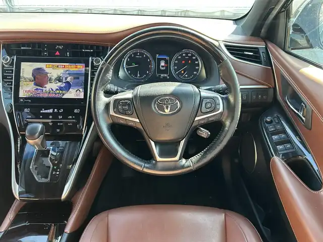 トヨタ ハリアー プログレス 静岡県 2017(平29)年 9.9万km ブラック ~JBLサウンド~/ユーザー買取車両/純正MOPナビ/ （AM/FM/BT/AUX/TV/DVD）/純正LEDヘッドライト/純正フロアマット/純正18インチAW/パーキングアシスト/アイドリンクストップ/レーダークルーズコントロール/プリクラッシュセーフティシステム/スマートキー/USB入力端子/ETC/全方位カメラ/電動リアゲート/ドライブレコーダー/パワーシート/レザーシート/横滑り防止装置/オートライト/オートマチックハイビーム/MTモード付AT/保証書/取扱説明書