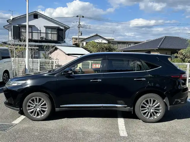 トヨタ ハリアー プログレス 静岡県 2017(平29)年 9.9万km ブラック ~JBLサウンド~/ユーザー買取車両/純正MOPナビ/ （AM/FM/BT/AUX/TV/DVD）/純正LEDヘッドライト/純正フロアマット/純正18インチAW/パーキングアシスト/アイドリンクストップ/レーダークルーズコントロール/プリクラッシュセーフティシステム/スマートキー/USB入力端子/ETC/全方位カメラ/電動リアゲート/ドライブレコーダー/パワーシート/レザーシート/横滑り防止装置/オートライト/オートマチックハイビーム/MTモード付AT/保証書/取扱説明書