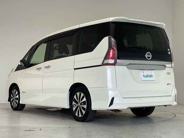 日産 セレナ ハイウェイスター 愛知県 2017(平29)年 6.4万km ブリリアントホワイトパール 純正9型ナビ ＳＤカードなし/フリップダウンモニター/全方位カメラ/両側パワースライドドア/クルーズコントロール/バックカメラ/ハンズフリースライドドア/コーナーセンサー/純正アルミホイール/LEDヘッドライト/リアオートエアコン/オートマチックハイビーム/ドライブレコーダー/ETC/衝突軽減システム/CD DVD/Bluetooth/ステアリングスイッチ/スマートキー/プッシュスタート