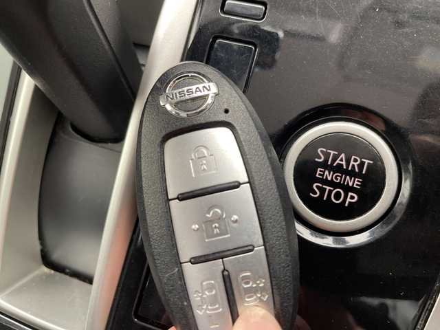 日産 セレナ ハイウェイスター 愛知県 2017(平29)年 6.4万km ブリリアントホワイトパール 純正9型ナビ ＳＤカードなし/フリップダウンモニター/全方位カメラ/両側パワースライドドア/クルーズコントロール/バックカメラ/ハンズフリースライドドア/コーナーセンサー/純正アルミホイール/LEDヘッドライト/リアオートエアコン/オートマチックハイビーム/ドライブレコーダー/ETC/衝突軽減システム/CD DVD/Bluetooth/ステアリングスイッチ/スマートキー/プッシュスタート
