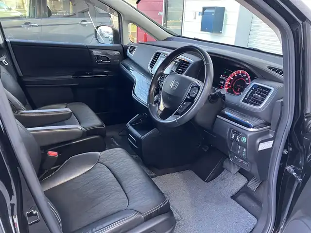 ホンダ オデッセイ アブソルート EX 高知県 2015(平27)年 7.6万km クリスタルブラックパール 純正ナビ/Bluetooth接続/ETC/ドライブレコーダー/クルーズコントロール/バックカメラ/運転席パワーシート/WAC/フルセグテレビ/純正フロアマット/純正18インチアルミホイール/両側パワースライドドア/横滑り防止装置/盗難防止装置/衝突被害軽減システム/LEDヘッドライト