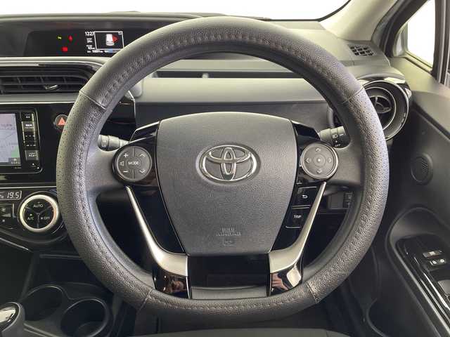 トヨタ アクア S スタイルブラック 愛知県 2019(令1)年 1.7万km シルバーM 禁煙車/パイオニアSDナビ・TV/CD・DVD再生/バックカメラ/前後ドライブレコーダー/プリクラッシュセーフティ/スマートキー/エンジンプッシュスタート/LEDヘッドライト/LEDフォグライト/クリアランスソナー