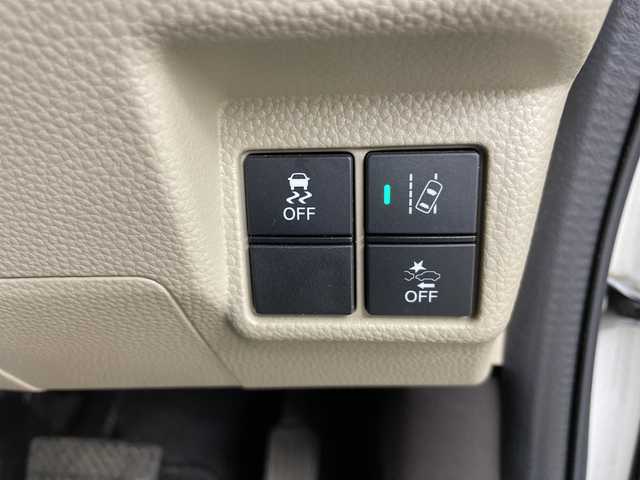 ホンダ Ｎ ＢＯＸ G L ホンダセンシング 道央・札幌 2020(令2)年 7.9万km プラチナホワイトパール ・4WD/・社外メモリナビ/・CD/Bluetooth接続/・バックカメラ/・ビルトインETC/・衝突軽減ブレーキ/・アダプティブクルーズコントロール/・レーンキープアシスト/・片側パワースライドドア/・前席シートヒーター/ベンチシート/・電動格納ミラー/ミラーヒーター/・プッシュスタート/スマートキー/・ステアリングスイッチ