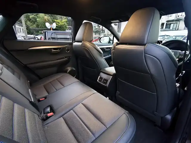 レクサス ＮＸ 300 クール&ブライト 熊本県 2020(令2)年 4.5万km グラファイトブラックガラスフレーク 純正ナビ/【フルセグTV/CD/DVD/Bluetooth】/バックカメラ/レーダークルーズコントロール/衝突被害軽減ブレーキ/レーンキープアシスト/コーナーセンサー/黒レザーシート/前席パワーシート/前席シートヒーター/エアシート/ハンドルヒーター/純正18インチAW/ドライブレコーダー/ブレーキホールド/電動パーキング/パドルシフト/ビルトインETC2.0/オートLEDヘッドライト/ウィンカーミラー/プッシュスタート/ステアリングスイッチ/純正フロアマット/横滑り防止/盗難防止装置/保証書/取扱説明書