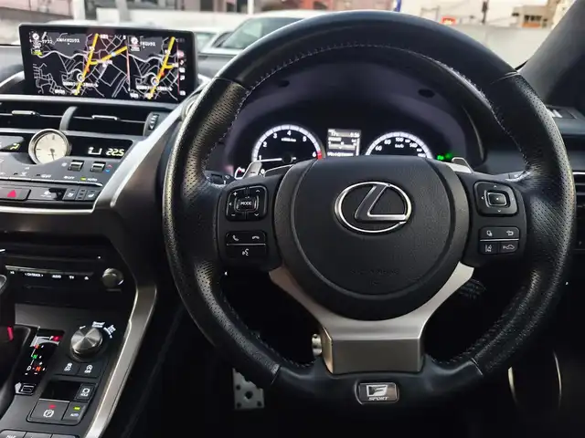 レクサス ＮＸ 300 クール&ブライト 熊本県 2020(令2)年 4.5万km グラファイトブラックガラスフレーク 純正ナビ/【フルセグTV/CD/DVD/Bluetooth】/バックカメラ/レーダークルーズコントロール/衝突被害軽減ブレーキ/レーンキープアシスト/コーナーセンサー/黒レザーシート/前席パワーシート/前席シートヒーター/エアシート/ハンドルヒーター/純正18インチAW/ドライブレコーダー/ブレーキホールド/電動パーキング/パドルシフト/ビルトインETC2.0/オートLEDヘッドライト/ウィンカーミラー/プッシュスタート/ステアリングスイッチ/純正フロアマット/横滑り防止/盗難防止装置/保証書/取扱説明書