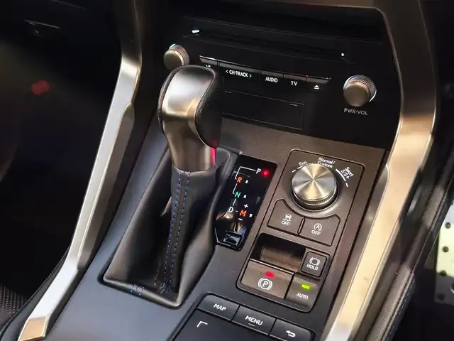 レクサス ＮＸ 300 クール&ブライト 熊本県 2020(令2)年 4.5万km グラファイトブラックガラスフレーク 純正ナビ/【フルセグTV/CD/DVD/Bluetooth】/バックカメラ/レーダークルーズコントロール/衝突被害軽減ブレーキ/レーンキープアシスト/コーナーセンサー/黒レザーシート/前席パワーシート/前席シートヒーター/エアシート/ハンドルヒーター/純正18インチAW/ドライブレコーダー/ブレーキホールド/電動パーキング/パドルシフト/ビルトインETC2.0/オートLEDヘッドライト/ウィンカーミラー/プッシュスタート/ステアリングスイッチ/純正フロアマット/横滑り防止/盗難防止装置/保証書/取扱説明書