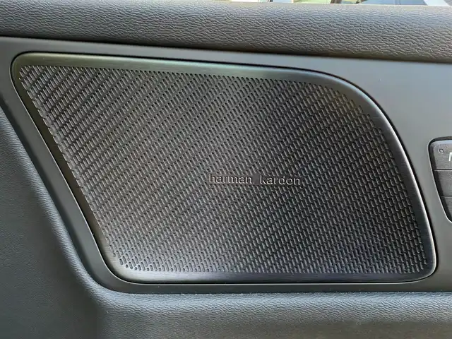 ボルボ Ｖ６０ クロスカントリー T5 AWD 愛知県 2020(令2)年 3.1万km ぺブルグレー /ワンオーナー//4WD//純正ナビ//純正フルセグTV//FM/CD/BT/USB/iPod//バック/サイド/フロント/全周囲カメラ//ETC//前後ドライブレコーダー//ルーフレール//harman/karadonサウンド//トノカバー//追従機能付きクルーズコントロール//ブラインドスポットモニター//ヘッドアップディスプレイ//パークアシストパイロット//クロス・トラフィック・アラート//横滑り防止装置//レーンアシスト//衝突被害軽減ブレーキ//リラクゼーション機能//電動パーキングブレーキ//オートホールドスイッチ//パワーバックドア//ステアスイッチ//純正LEDオートライト//オートハイビーム//アクティブペンティングライト//フロントフォグランプ//純正フロアマット//純正19インチアルミホイール//パワーシート(D/N)//メモリーシート(D/N)//シートヒーター(D/N)//エアシート(D/N)//電格ミラー//ISOFIX//ダブル/サイド/カーテンエアバック//スマートキー//スペアキー1本//取扱説明書//ナビ説明書//保証書//ディーラー記録簿(R3/R4/R5)