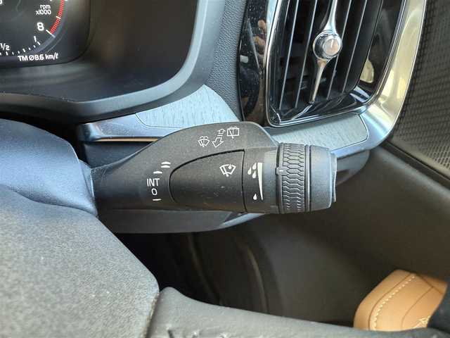 ボルボ Ｖ６０ クロスカントリー T5 AWD 愛知県 2020(令2)年 3.1万km ぺブルグレー /ワンオーナー//4WD//純正ナビ//純正フルセグTV//FM/CD/BT/USB/iPod//バック/サイド/フロント/全周囲カメラ//ETC//前後ドライブレコーダー//ルーフレール//harman/karadonサウンド//トノカバー//追従機能付きクルーズコントロール//ブラインドスポットモニター//ヘッドアップディスプレイ//パークアシストパイロット//クロス・トラフィック・アラート//横滑り防止装置//レーンアシスト//衝突被害軽減ブレーキ//リラクゼーション機能//電動パーキングブレーキ//オートホールドスイッチ//パワーバックドア//ステアスイッチ//純正LEDオートライト//オートハイビーム//アクティブペンティングライト//フロントフォグランプ//純正フロアマット//純正19インチアルミホイール//パワーシート(D/N)//メモリーシート(D/N)//シートヒーター(D/N)//エアシート(D/N)//電格ミラー//ISOFIX//ダブル/サイド/カーテンエアバック//スマートキー//スペアキー1本//取扱説明書//ナビ説明書//保証書//ディーラー記録簿(R3/R4/R5)